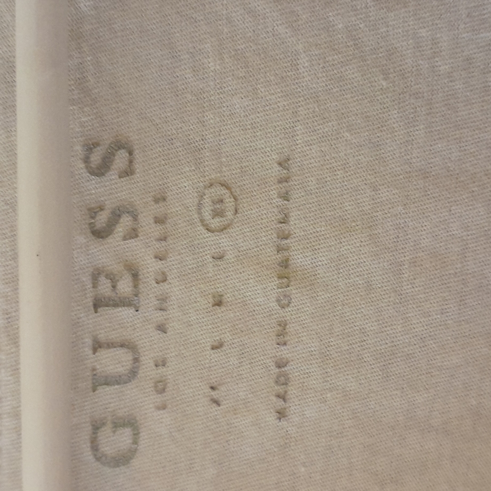 GUESS TSHIRT - Picture 2 of 3